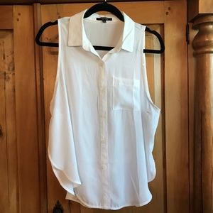 Like NEW Side Slit Sleeveless White Blouse